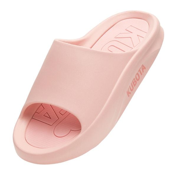 Klapki Kubota Flow. Czerwone klapki damskie Kubota, bez wzorów, z materiału, bez obcasa, bez zapięcia. Za 139.99 zł.