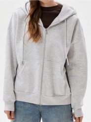 Rozpinana bluza z kapturem basic - Inny. Bluzy damskie Sinsay, l, bez wzorów, bez ramiączek, z kapturem. Za 49.99 zł.