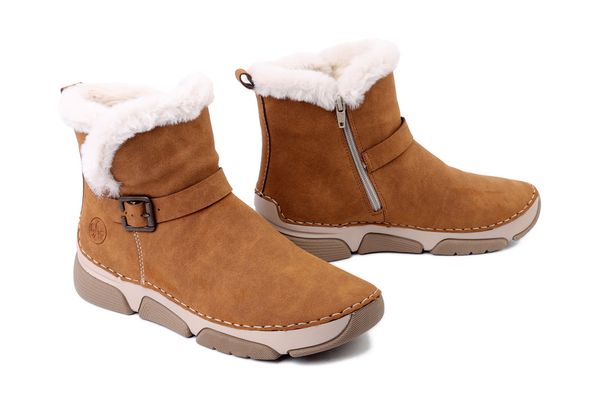 RIEKER 45966-20 brown, botki damskie. Brązowe botki damskie Rieker, bez wzorów, bez obcasa, bez zapięcia. Za 369.90 zł.