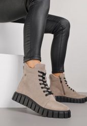 Ciemnobeżowe Botki Typu Workery Potocki na Grubej Tłoczonej Podeszwie Gettane. Brązowe botki damskie Born2be, bez wzorów, z jeansu, bez obcasa, na płaskiej podeszwie, bez zapięcia. Za 189.99 zł.