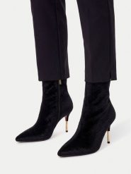 Nine West Botki EO-LBT905665-36B Czarny. Czarne botki damskie Nine West, bez wzorów, z materiału, bez obcasa, na szpilce, bez zapięcia. Za 329.99 zł.