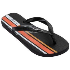 Klapki Ipanema Graphics 83532-AP255 czarne. Czarne klapki męskie bez wzorów, z gumy, bez zapięcia. Za 126.02 zł.