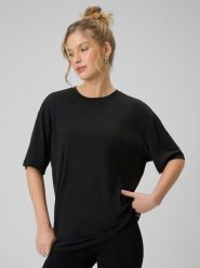 4F T-shirt loose z modalem damski - czarny M. Czarne t-shirty damskie 4F, m, bez wzorów, bez kołnierzyka, bez ramiączek. Za 89.99 zł.