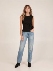 Jeansy straight comfort ze średnim stanem - niebieski. Niebieskie jeansy damskie Sinsay, bez wzorów, z jeansu. Za 69.99 zł.