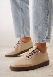 Ciemnobeżowe Wsuwane Tenisówki z Perforacją i Podeszwą z Bieżnikiem Illanya. Brązowe trampki i tenisówki damskie Born2be, bez wzorów, z jeansu, bez zapięcia. Za 69.99 zł.