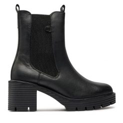 Botki Refresh. Czarne botki damskie Refresh, bez wzorów, bez obcasa, na słupku, bez zapięcia. Za 289.99 zł.