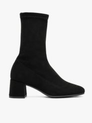 Czarne wyższe elastyczne botki. Czarne botki damskie Ryłko, bez wzorów, z tkaniny, z okrągłym noskiem, bez obcasa, bez zapięcia. Za 429.99 zł.