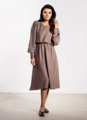 Elegancka sukienka rozkloszowana z bufiastym rękawem taupe. Szare sukienki damskie Infinite You, do pracy, na jesień, m, bez wzorów, z materiału, biznesowe, bez kołnierzyka, bez ramiączek, midi, dopasowane. Za 329.00 zł.