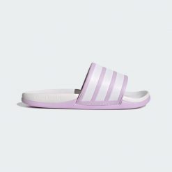 KLAPKI ADILETTE COMFORT 2.0. Białe klapki damskie Adidas, bez wzorów, z syntetyku, eleganckie, bez obcasa, bez zapięcia. Za 199.00 zł.
