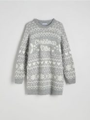 Sweter ze świątecznym motywem - ciemnoszary. Szare swetry nierozpinane damskie Reserved, l, bez wzorów, z dzianiny, wizytowe, bez kołnierzyka, bez ramiączek. W wyprzedaży za 39.99 zł.