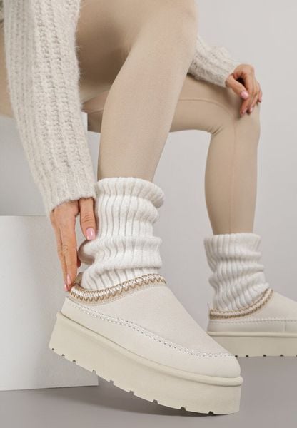 Beżowe Śniegowce Ocieplone na Platformie z Ozdobnym Wyszywaniem Reitenna. Brązowe śniegowce damskie Born2be, z jeansu, bez zapięcia. Za 69.99 zł.