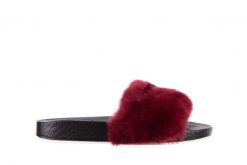 Klapki Bayla-112 0479-17194 Burgundy Furry, Bordo/Czarny, Skóra naturalna - 37. Czerwone klapki damskie Bayla, bez wzorów, ze skóry, klasyczne, bez obcasa, bez zapięcia. W wyprzedaży za 44.10 zł.