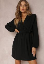 Czarna Sukienka Bwynvielle. Czarne sukienki damskie Renee, na co dzień, l, bez wzorów, bez kołnierzyka, bez ramiączek, mini, proste. Za 84.99 zł.