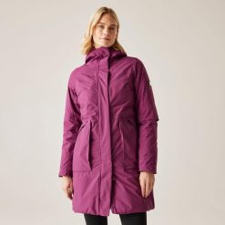 Yewbank II Regatta damska trekkingowa kurtka. Fioletowe kurtki sportowe damskie Regatta, uniwersalny, bez wzorów, bez ramiączek, z kapturem, trekkingowe. Za 339.99 zł.
