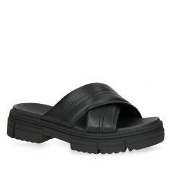 Klapki Caprice. Czarne klapki damskie Caprice, bez wzorów, bez obcasa, bez zapięcia. Za 199.99 zł.