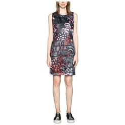 Desigual Kamizelka ubiera Casey 18SWVK42 2000 (rozmiar M). Spódnice damskie Desigual, m, bez wzorów, bez kołnierzyka, bez ramiączek. W wyprzedaży za 193.00 zł.
