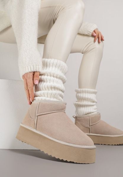 Beżowe Wsuwane Śniegowce na Platformie z Cholewką z Zamszu Naturalnego Mevelessa. Brązowe śniegowce damskie Born2be, z dzianiny, bez zapięcia. Za 159.99 zł.