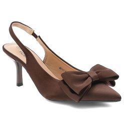 Czółenka damskie D&A by S.Barski o eleganckim fasonie z ozdobną kokardą smukłym noskiem i wysokim obcasem typu szpilka czekoladowe, MR62-9107 Chocola. Brązowe czółenka damskie S.BARSKI, bez wzorów, biznesowe, bez obcasa, na obcasie, bez zapięcia. Za 149.00 zł.