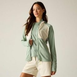 Damska bluza Evolving III z kapturem, elastyczna, w blokach kolorów. Zielone bluzy damskie Dare 2B, bez wzorów, z elastanu, bez ramiączek, z kapturem. Za 379.99 zł.