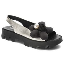 Złote Sandały Chebello Modne Obuwie Damskie. Żółte sandały damskie CheBello, bez wzorów, z materiału, bez obcasa, bez zapięcia. Za 309.00 zł.