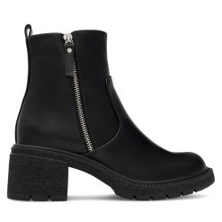 Botki Jenny Fairy. Czarne botki damskie Jenny Fairy, bez wzorów, bez obcasa, na słupku, bez zapięcia. Za 169.99 zł.
