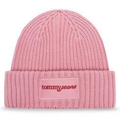Czapka Tommy Jeans. Czerwone czapki damskie Tommy Jeans, na zimę, bez wzorów, z jeansu. Za 199.99 zł.