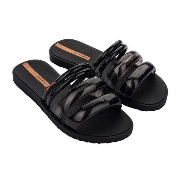 Klapki dla kobiet Ipanema PUFFER TIRAS FEM. Czarne klapki damskie Ipanema, bez wzorów, bez obcasa, bez zapięcia. Za 99.00 zł.