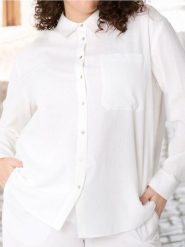 Koszula z domieszką lnu PLUS SIZE - kremowy. Białe koszule damskie Sinsay, l, bez wzorów, z materiału, bez kołnierzyka, bez ramiączek. Za 49.99 zł.