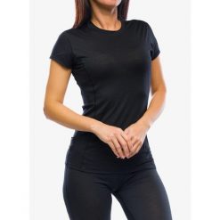 Koszulka merino damska Sensor Merino Air Tee SS. Czarne koszulki sportowe damskie Sensor, bez wzorów, bez ramiączek. Za 282.99 zł.