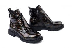 BOCCATO 064.300 S.A 65 T 28SYH wielokolorowy, botki damskie. Botki damskie Boccato, bez wzorów, ze skóry, bez obcasa, na obcasie, bez zapięcia. Za 404.90 zł.