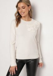 Jasnobeżowy Sweter z Wiskozą Modalem i Aplikacjami 3D Esalttia. Brązowe swetry nierozpinane damskie Born2be, na zimę, m, z aplikacjami, z jeansu, eleganckie, bez kołnierzyka, bez ramiączek. Za 84.99 zł.