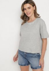 Szary Bawełniany T-shirt Ozdobiony Cyrkoniami Fadelis. Szare t-shirty damskie Born2be, l, z aplikacjami, z bawełny, eleganckie, bez kołnierzyka, bez ramiączek. Za 49.99 zł.