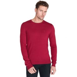 Trussardi Jeans Sweter Czerwony. Czerwone swetry męskie TRUSSARDI JEANS, l, bez wzorów, z jeansu, bez kołnierzyka, bez ramiączek. Za 412.95 zł.