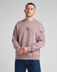 LEE LOGO LOOSE SWS MĘSKA BLUZA NADRUK PURPLE STORM L84ITJ70 112322646. Fioletowe bluzy męskie Lee, l, bez wzorów, z kapturem. Za 119.99 zł.
