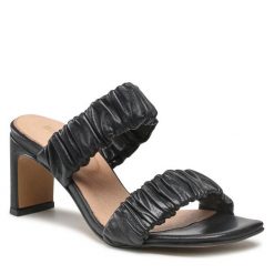 Klapki Bianco. Czarne klapki damskie Bianco, bez wzorów, bez obcasa, bez zapięcia. Za 299.99 zł.