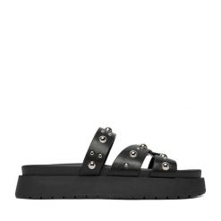 Klapki DeeZee. Czarne klapki damskie DeeZee, bez wzorów, bez obcasa, bez zapięcia. Za 139.99 zł.