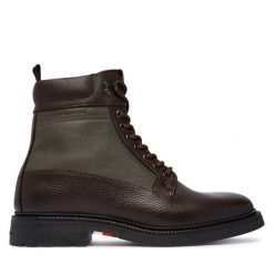 Trzewiki Tommy Hilfiger. Brązowe botki męskie Tommy Hilfiger, bez wzorów, casualowe, bez obcasa, bez zapięcia. Za 799.99 zł.