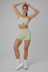 4F Legginsy krótkie treningowe bezszwowe damskie - zielone XS/S. Zielone legginsy damskie 4F, bez wzorów, ze skóry. Za 119.99 zł.