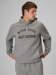 4F Bluza dresowa regular z kapturem męska - szara L. Szare bluzy sportowe męskie 4F, l, bez wzorów, z dresówki, z kapturem, trekkingowe. Za 229.99 zł.