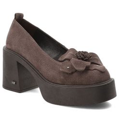 Brązowe Półbuty Karino Eleganckie Obuwie Damskie Na Obcasie. Brązowe półbuty damskie Karino, z aplikacjami, z weluru, eleganckie, bez obcasa, na obcasie, bez zapięcia. Za 433.99 zł.