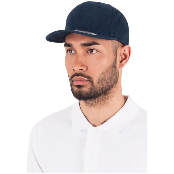 Czapka Flexfit bruhed cotton twill mid-profile. Czarne czapki damskie FLEXFIT, bez wzorów, z bawełny, eleganckie. Za 68.60 zł.