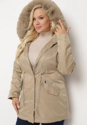 Beżowa Kurtka Parka ze Ściągaczem w Talii i z Kapturem z Odpinanym Futerkiem Savalinde. Brązowe kurtki damskie Born2be, l, bez wzorów, z futra, plus size, z kapturem. Za 279.99 zł.