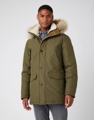 ZIMOWA KURTKA WRANGLER PARKA JACKET IVY GREEN W4D0WXXIX 112141353. Zielone kurtki męskie Wrangler, na zimę, l, bez wzorów, bez kaptura. Za 459.99 zł.