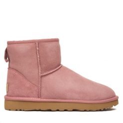 Śniegowce Ugg. Czerwone śniegowce damskie UGG, bez zapięcia. Za 809.99 zł.