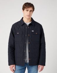 WRANGLER MĘSKA KURTKA WRANGLER TRANSITIONAL JACKET BLACK 112341087. Czarne kurtki męskie Wrangler, m, bez wzorów, bez kaptura. Za 299.99 zł.