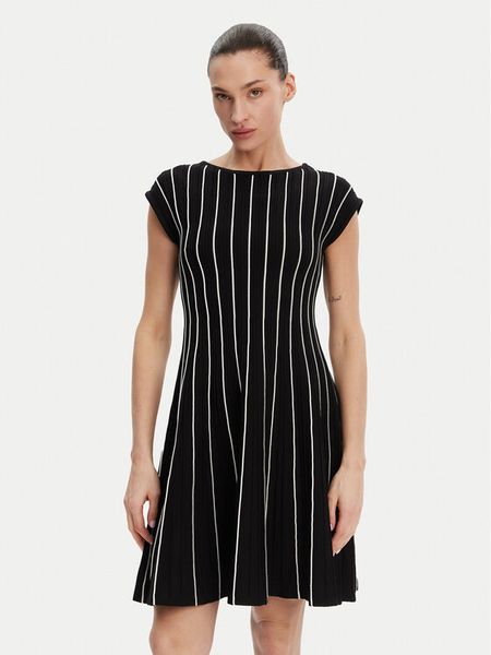 DKNY Sukienka codzienna DD4J8E21 Czarny Regular Fit. Czarne sukienki damskie DKNY, na co dzień, xs, bez wzorów, z syntetyku, bez kołnierzyka, bez ramiączek, proste. Za 329.99 zł.