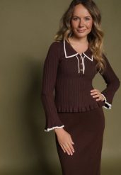Brązowy Sweter z Wiskozą w Stylu Retro z Kołnierzykiem i Guzikami Sarrise. Brązowe kardigany damskie Born2be, s, z aplikacjami, z dzianiny, biznesowe, bez kołnierzyka. Za 99.99 zł.