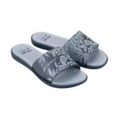 Klapki sportowe damskie Rider Splash VI. Niebieskie klapki damskie Rider, bez wzorów, sportowe, bez obcasa, bez zapięcia. Za 114.90 zł.