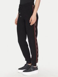Liu Jo Sport Spodnie dresowe TF4226 MS63L Czarny Regular Fit. Czarne spodnie dresowe damskie Liu Jo Sport, bez wzorów, z dresówki, sportowe. Za 319.99 zł.