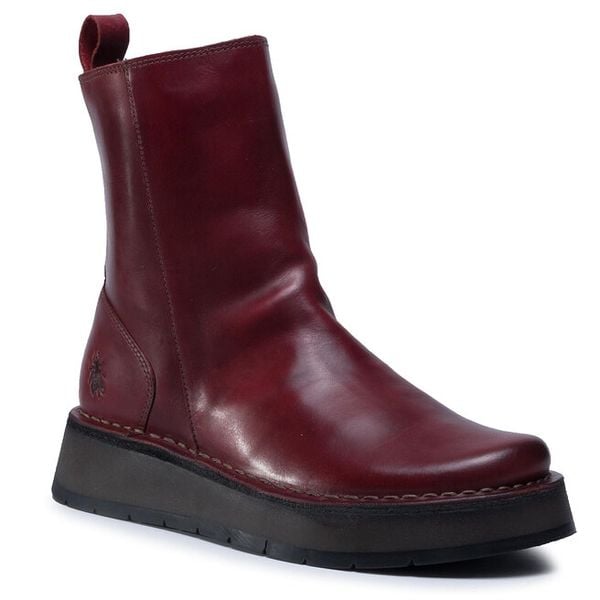 Botki Fly London. Czerwone botki damskie Fly London, bez wzorów, bez obcasa, na płaskiej podeszwie, bez zapięcia. Za 439.99 zł.